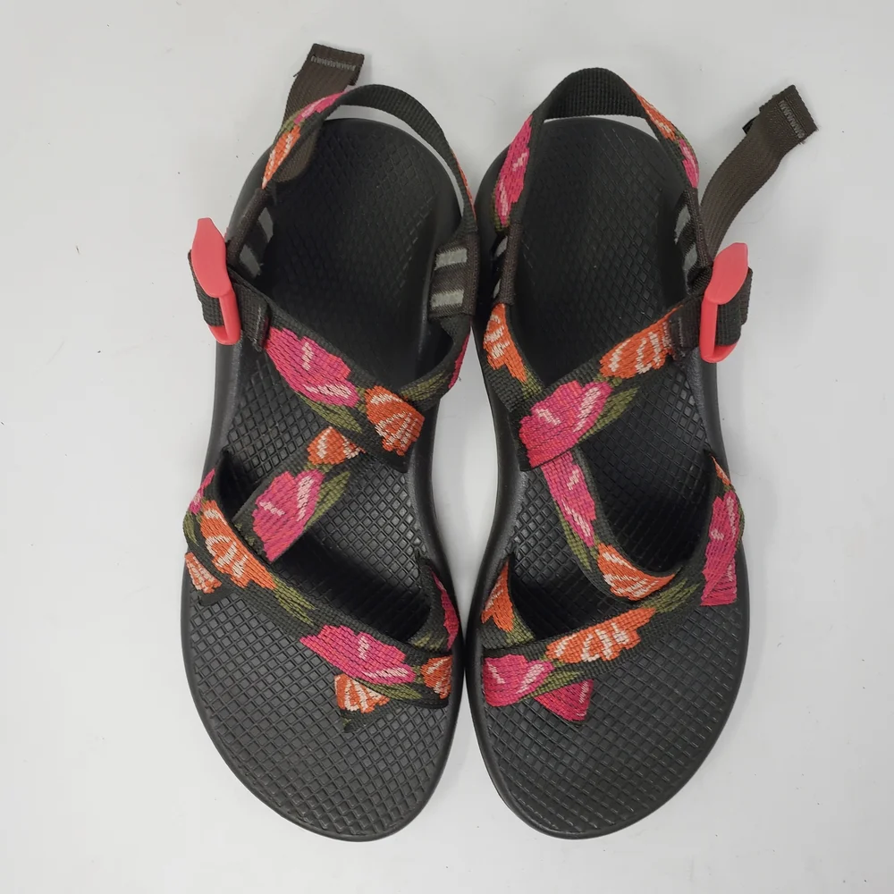Chaco Z/2 Classic sport sandals with a toe loop and Floral Straps Size 8
